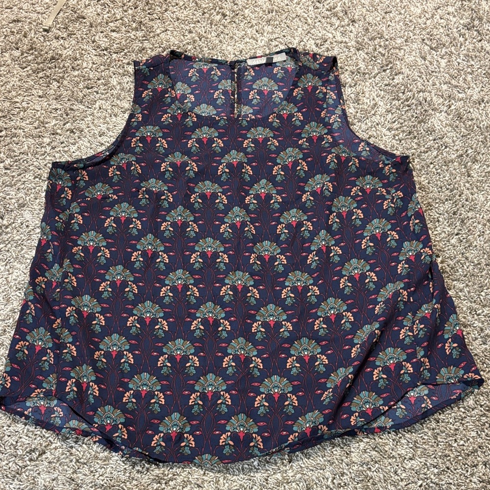Daniel Rainn Albado Crew Neck Blouse. Key hole back.
